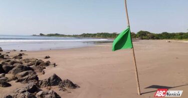 Bomberos del Estado mantiene despliegue de guardavidas en playas nayaritas