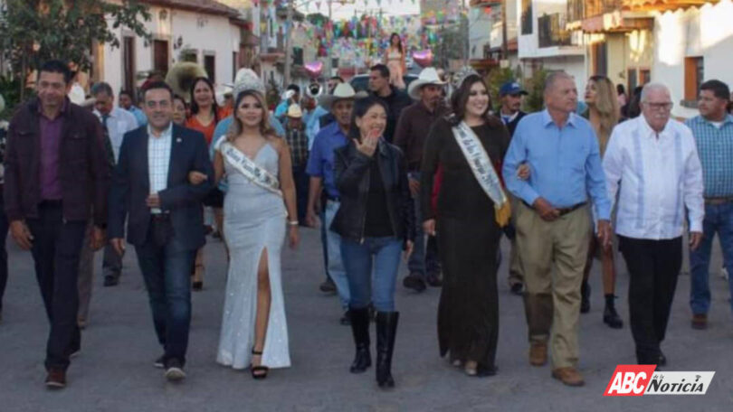 Espectacular rompimiento de fiestas en Carrillo Puerto