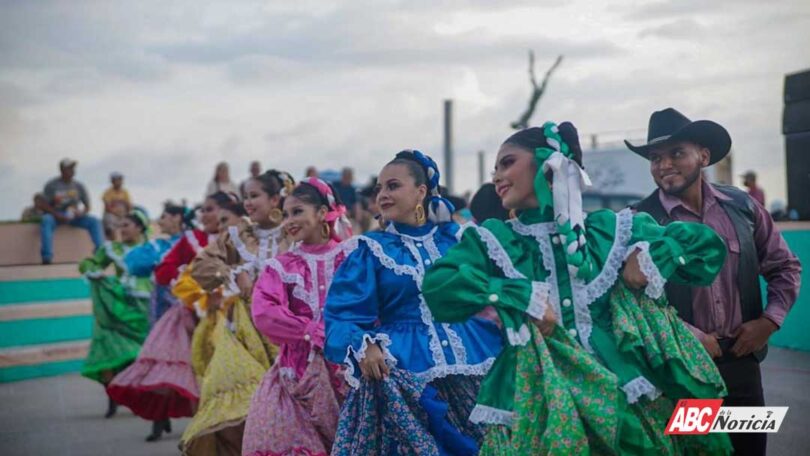 Gran rompimiento de las fiestas patronales en Compostela