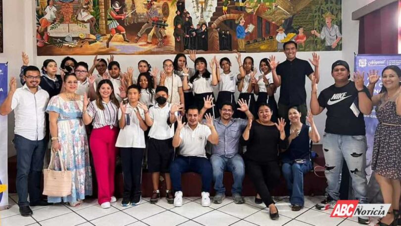 Presentan en Compostela cápsulas literarias en Lengua de Señas Mexicana