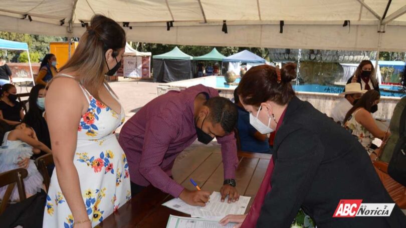 Se celebran más de 40 bodas en el parque Juan Escutia de Tepic