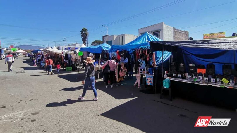 Supervisa Gobierno de Tepic medidas sanitarias en tianguis y negocios