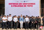 Entrega Geraldine Ponce nuevos uniformes para policías de Tepic