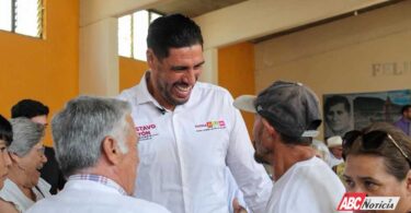 Gustavo Ayón se reúne con líderes ejidales de Carrillo Puerto quienes le dan su respaldo