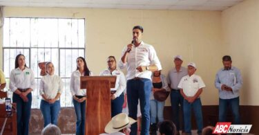 Gustavo Ayón y su equipo se comprometen con los ejidatarios de La Peñita