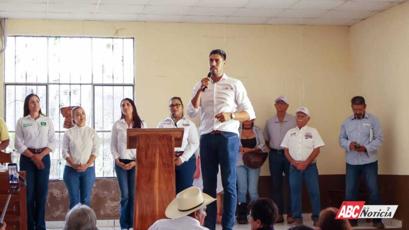 Gustavo Ayón y su equipo se comprometen con los ejidatarios de La Peñita