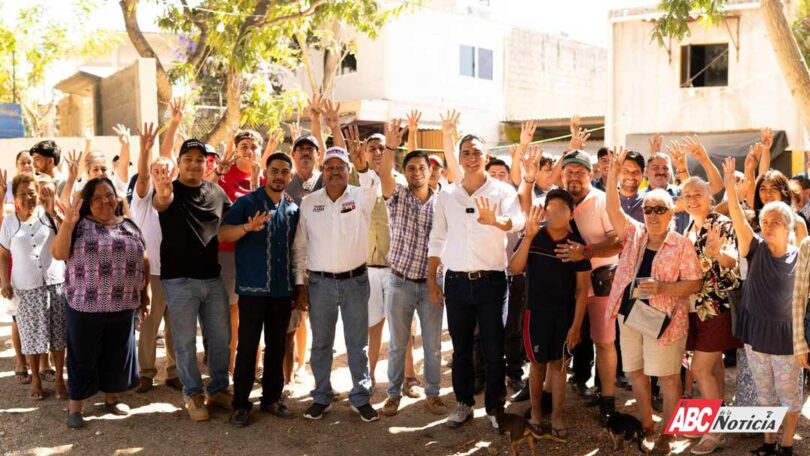 Los jefes al volante del transporte turístico de Bahía de Banderas van con Héctor Santana