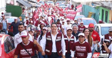 Héctor Santana arrasa en Bucerías durante su campaña a la presidencia municipal