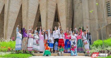 Geraldine les muestra a pueblos originarios la Ciudad de las Artes Indígenas