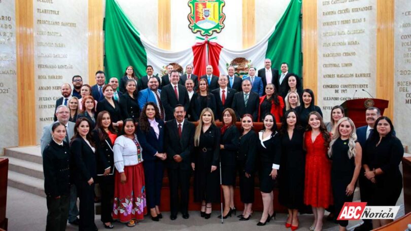 Instalan la Trigésima Cuarta Legislatura al Congreso de Nayarit