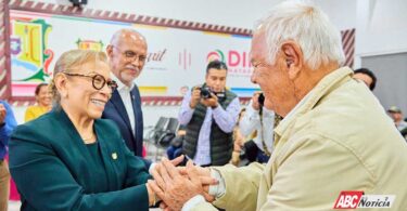 Beatriz Estrada Transforma la Vida de Personas con Pérdida Auditiva en Nayarit