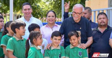 Navarro Quintero entrega la primera etapa de la secundaria Juan Escutia de Bahía de Banderas