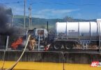 Sofocan Bomberos de Nayarit el incendio de una pipa en la carretera Federal 15