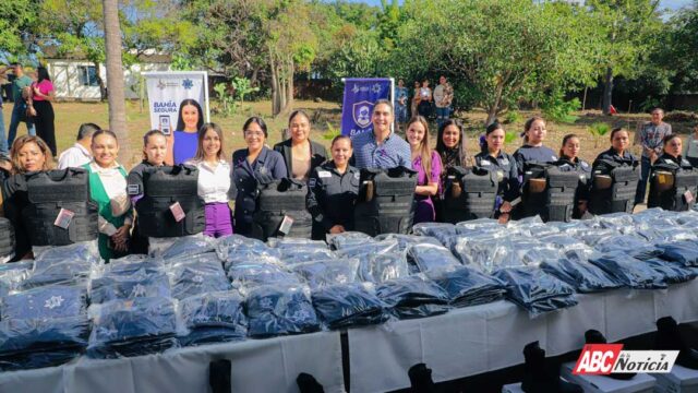 Héctor Santana lanza botón de pánico y entrega patrullas violeta para proteger a las mujeres de Bahía de Banderas