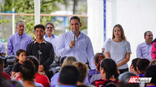 Héctor Santana lleva apoyos alimentarios a Santa Rosa Tapachula y refuerza su compromiso con las familias