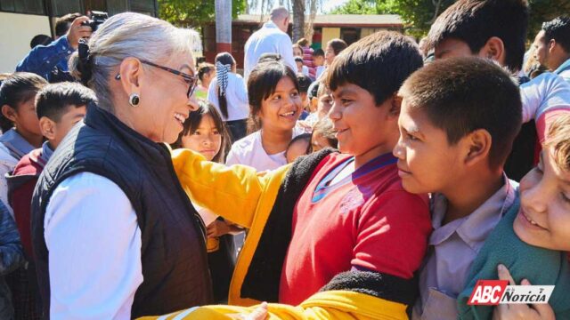 Lleva Beatriz Estrada alimentación, educación y recreación a Acaponeta