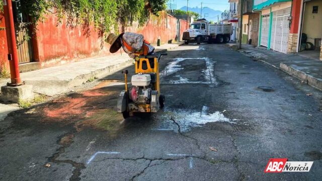 Xalisco avanza en el mejoramiento de sus vialidades con programa de bacheo