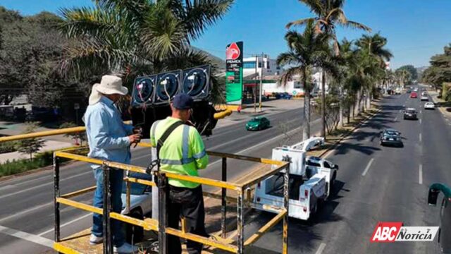 Atiende gobierno de Geraldine fallas en semáforos gracias a la app Click por Tepic