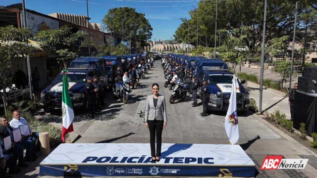 Geraldine Ponce refuerza la policía de Tepic con 44 nuevos vehículos