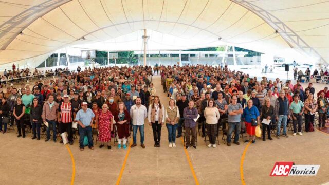 Más de mil 100 adultos mayores de Tepic recibieron su Tarjeta de Bienestar