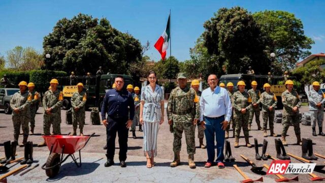 Asiste Geraldine a reunión en la 13va Zona Militar para prevenir y coordinarse ante la temporada de huracanes