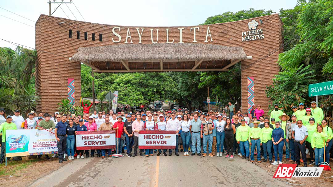 Héctor Santana encabeza jornada del Limpiatón en Sayulita
