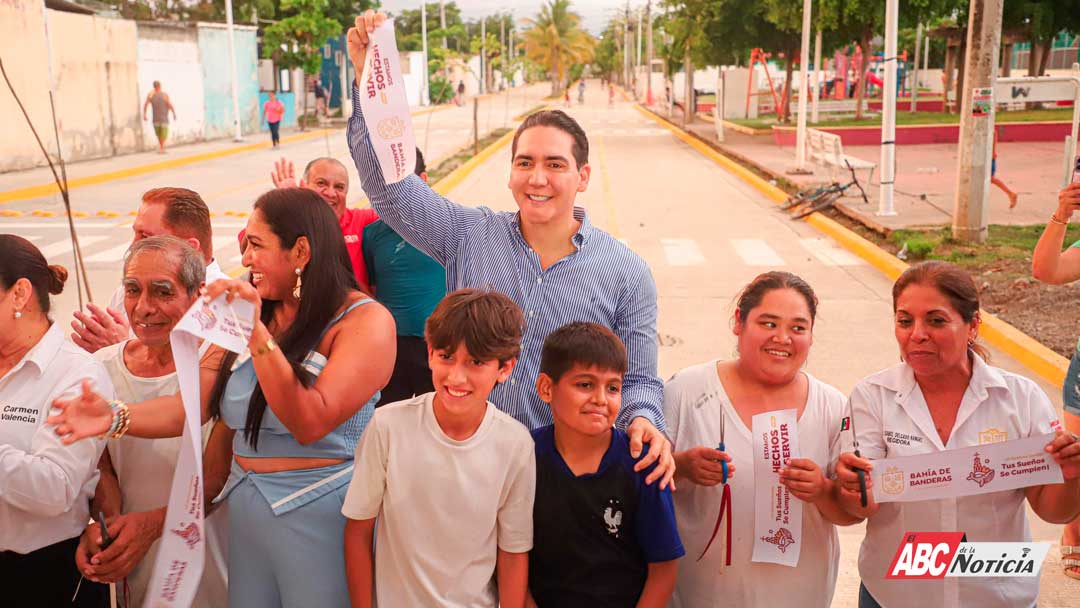 “Hoy esta calle es de ustedes”: Héctor Santana inaugura la Calle Reforma en San Vicente del Mar