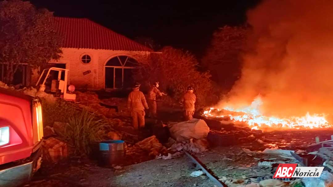 Sofocan Bomberos de Nayarit incendio en Santa María del Oro