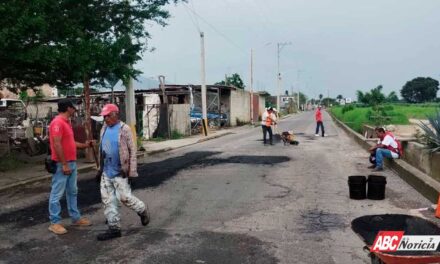 Avanza programa de bacheo emergente en Xalisco
