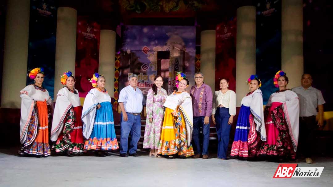 Brilla el Foro Cultural con la presencia de Jala y San Pedro Lagunillas en la Feria del Elote Xalisco 2025