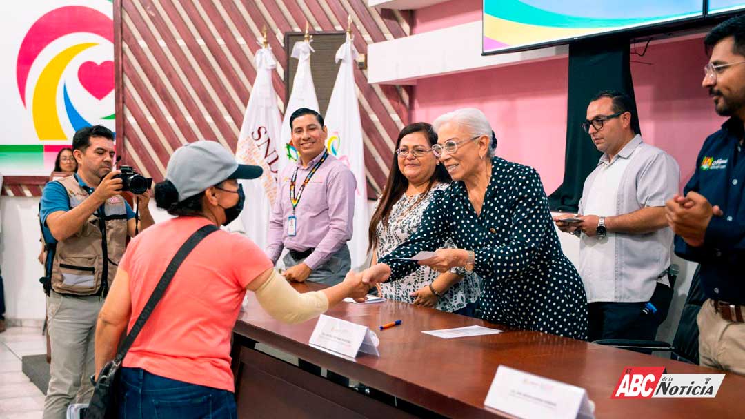 Entrega Beatriz Estrada apoyos a emprendedores y personas cuidadoras