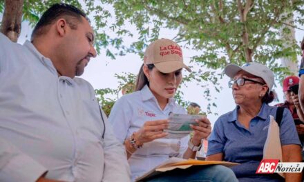 Geraldine Ponce escucha y responde a vecinos de la colonia Chapultepec
