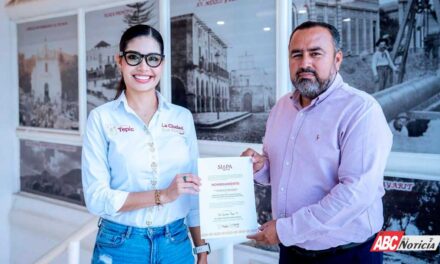 Geraldine Ponce presenta al nuevo director general del SIAPA Tepic