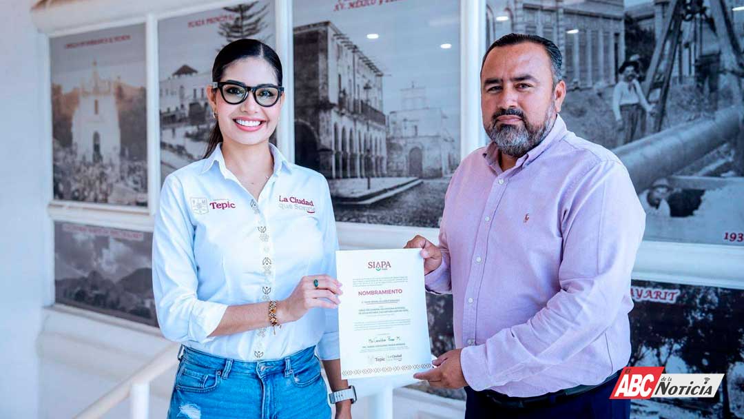 Geraldine Ponce presenta al nuevo director general del SIAPA Tepic