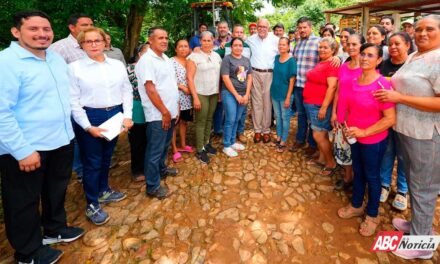 Gobernador Miguel Ángel Navarro Quintero anuncia obras de infraestructura en Vizcarra, Compostela