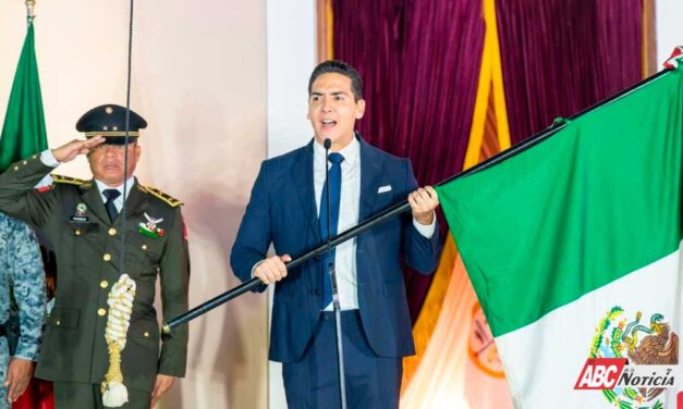 Bahía de Banderas vibró con el primer Grito de Independencia de Héctor Santana