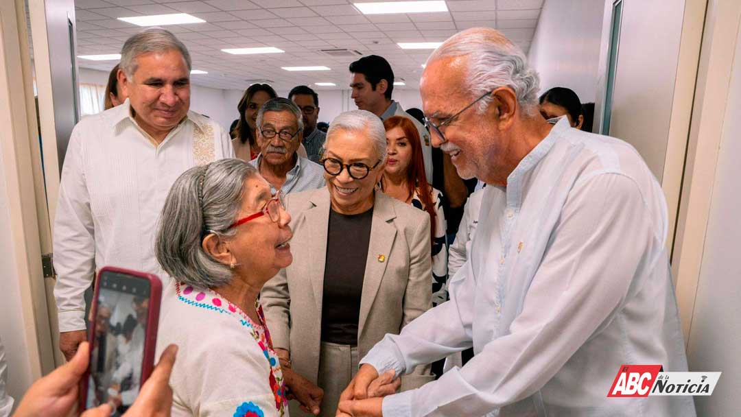 Beatriz Estrada y Miguel Ángel Navarro entregan esperanza con aparatos auditivos