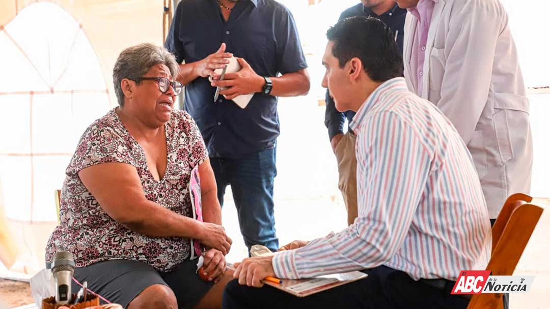 Héctor Santana anuncia obras durante audiencia ciudadana número 45 en Sayulita