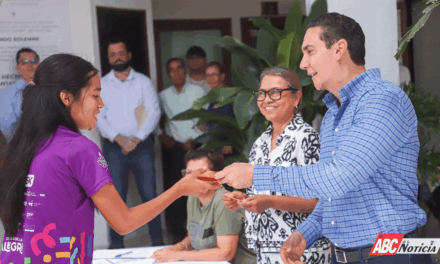 Héctor Santana respalda a trabajadores sindicalizados del SUTSEM con becas para sus hijos