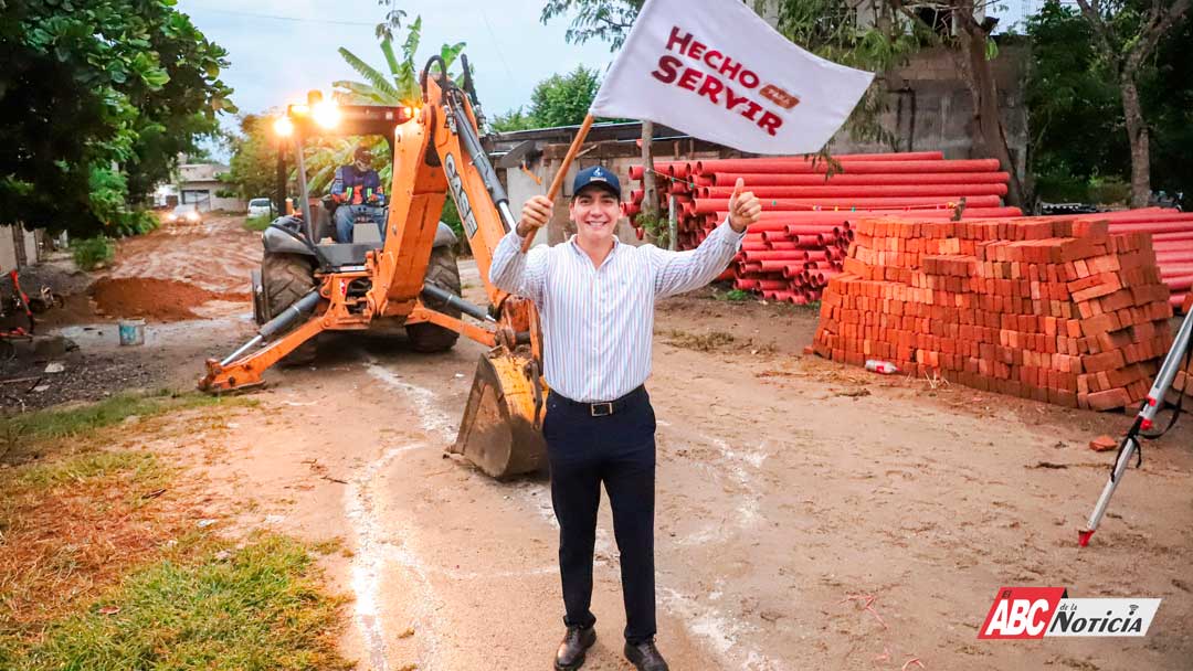 Vecinos de Loma Bonita celebran arranque de obra de alcantarillado con apoyo de Héctor Santana