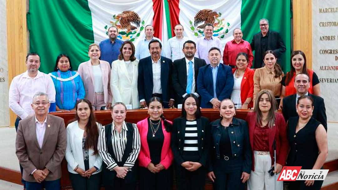 Comparecen ante Congreso titulares de Educación y Salud