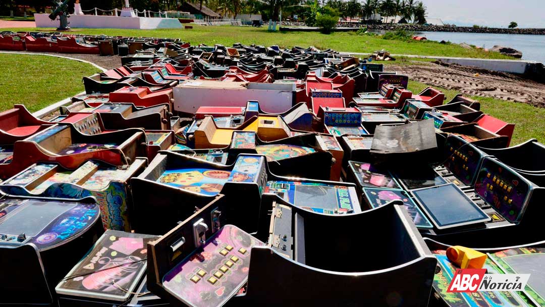 Destruyen drogas, máquinas tragamonedas y objetos ilícitos en San Blas