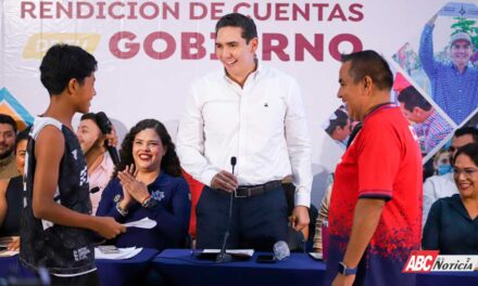 Héctor Santana destaca obras, educación y apoyo social en su más reciente Rendición de Cuentas