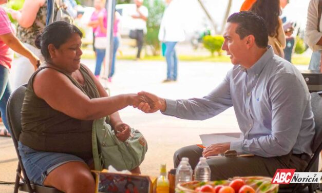 Héctor Santana encabezó la Audiencia Ciudadana número 52 en Altavela