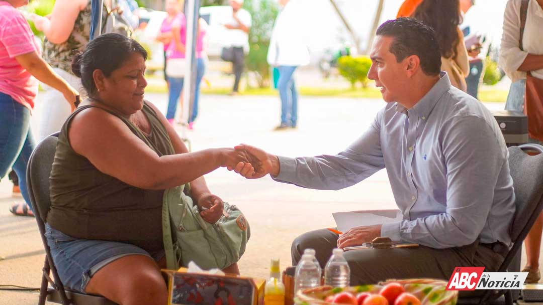 Héctor Santana encabezó la Audiencia Ciudadana número 52 en Altavela