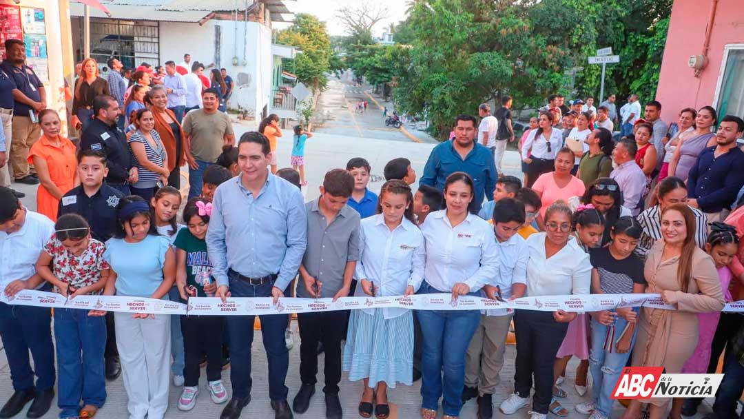 Héctor Santana inauguró la Calle Guerrero en Valle de Banderas