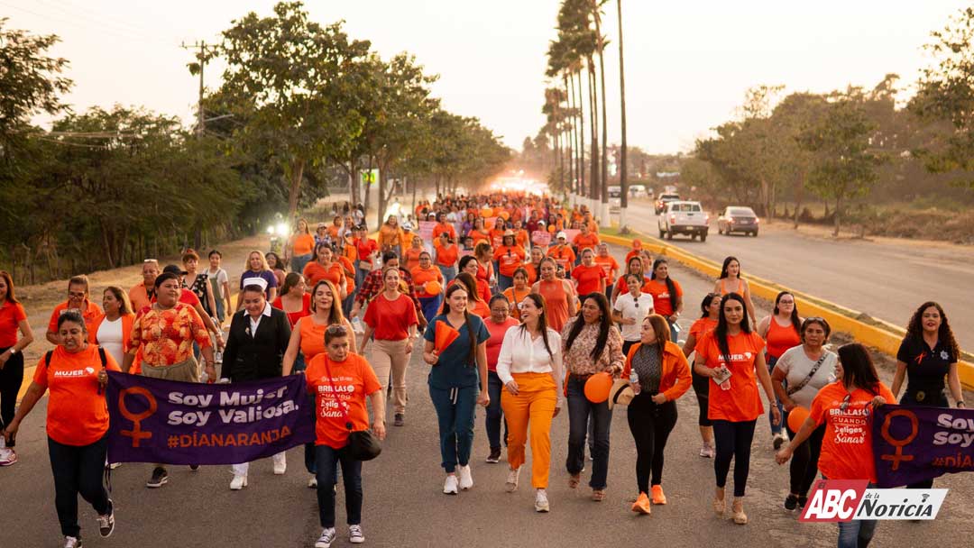 Bahía de Banderas conmemoró el 25N con una marcha histórica y la develación de la escultura “La Mujer de la Justicia”