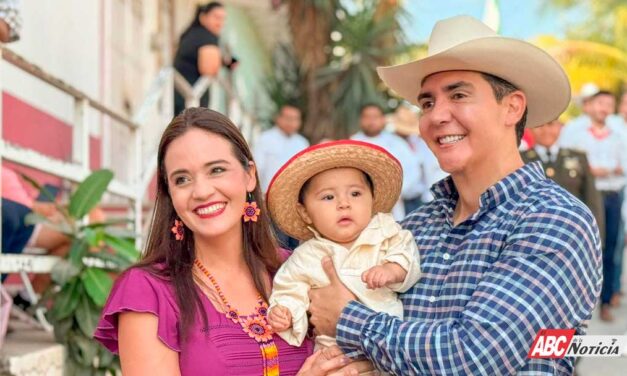 Con acto cívico y desfile, encabeza Héctor Santana el 115 aniversario de la Revolución Mexicana
