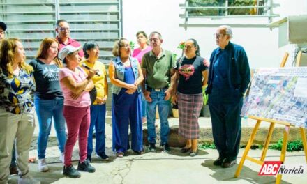 El gobernador, Miguel Ángel Navarro Quintero, dignifica calles en Tepic