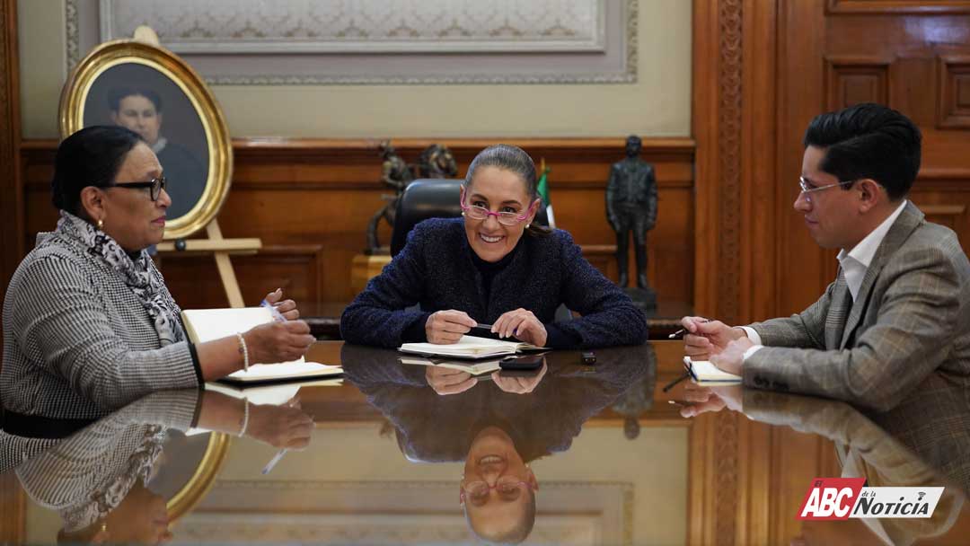 Presidenta Claudia Sheinbaum conversa vía telefónica con el Papa León XIV para invitarlo a México